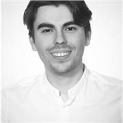 Estudiante de 4º año de Ingeniería Informática, imparte clases de forma presencial y online